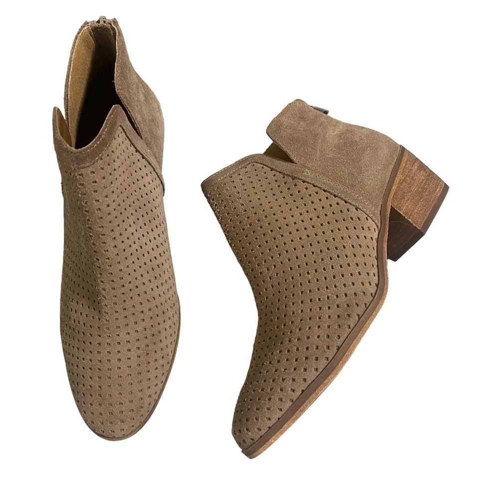 Susina Neutral Perforated Tan Suede Chunky Heel Ankle Booties Size 6.5 - Picture 6 of 13